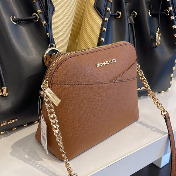 MICHAEL KORS
Jet Set Travel Medium Dome Crossbody Bag
Luggage
NWT - Picture 9 of 16